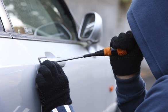 Истринские полицейские раскрыли кражу из автомобиля